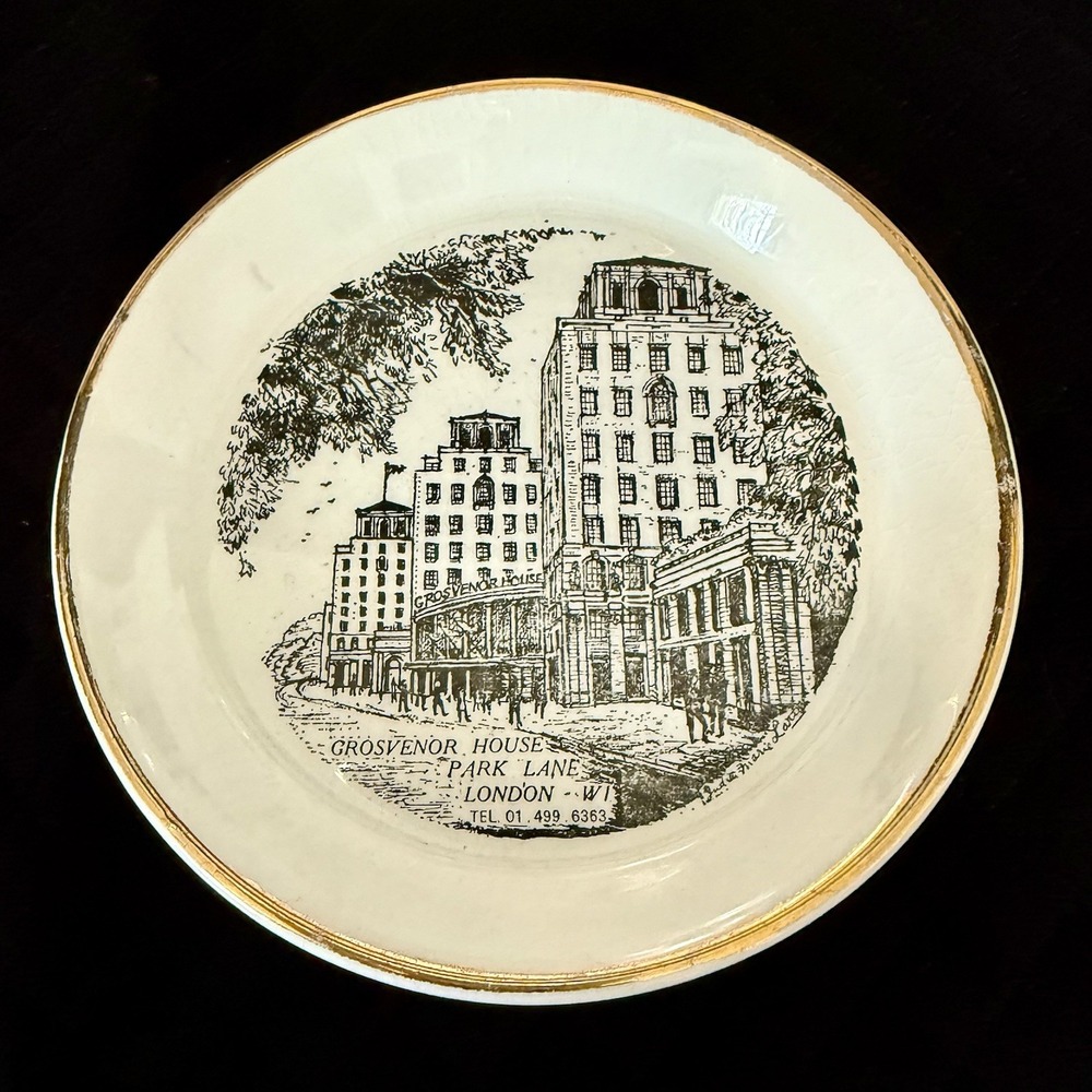 Royal Family Collectibles - 11 Items:Plates, Trinket Dishes,Books, C&D Betrothal - Picture 9 of 16
